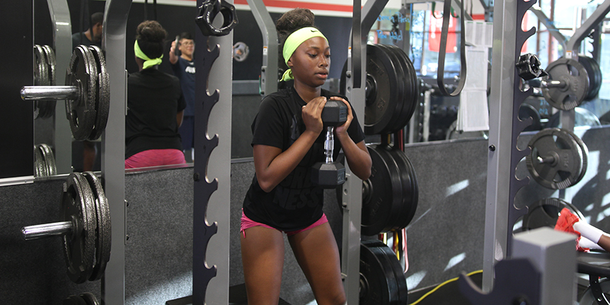 9 Female Calisthenics Athletes Redefining What it Means to be Strong