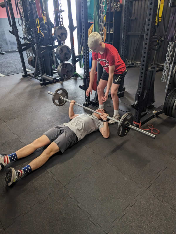 Floor bench press online crossfit